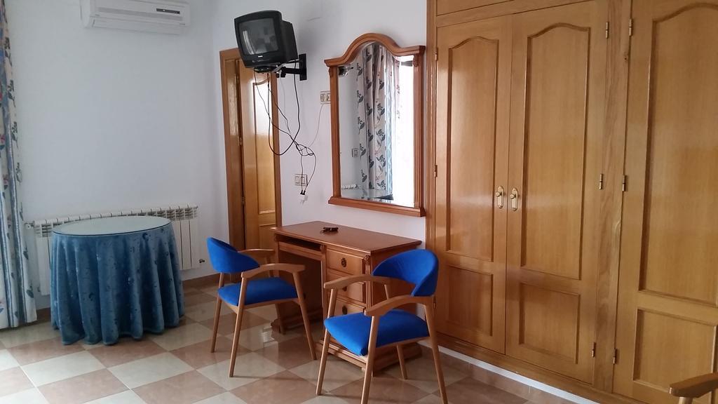Hostal Los Rosales アルカラス 部屋 写真