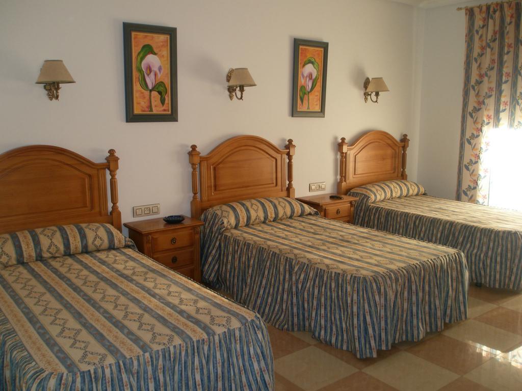 Hostal Los Rosales アルカラス 部屋 写真